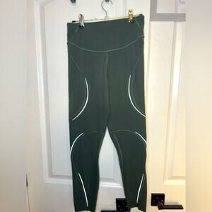 Lululemon Base Pace High-Rise Reflective Tight 25" Smoked Spruce Size 6